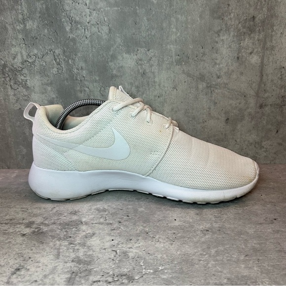 Nike Roshe Run Running Shoes 844994-100 Womens sz 8.5 - white - Picture 3 of 6